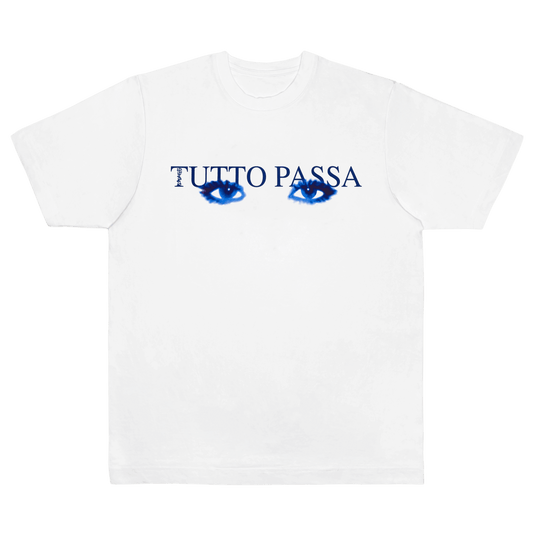 CALMECS T-SHIRT IN COLOR WHITE WITH BLUE TUTTO PASSA FONT AND BLUE EYES FRONT PRINT. FRONT VIEW.